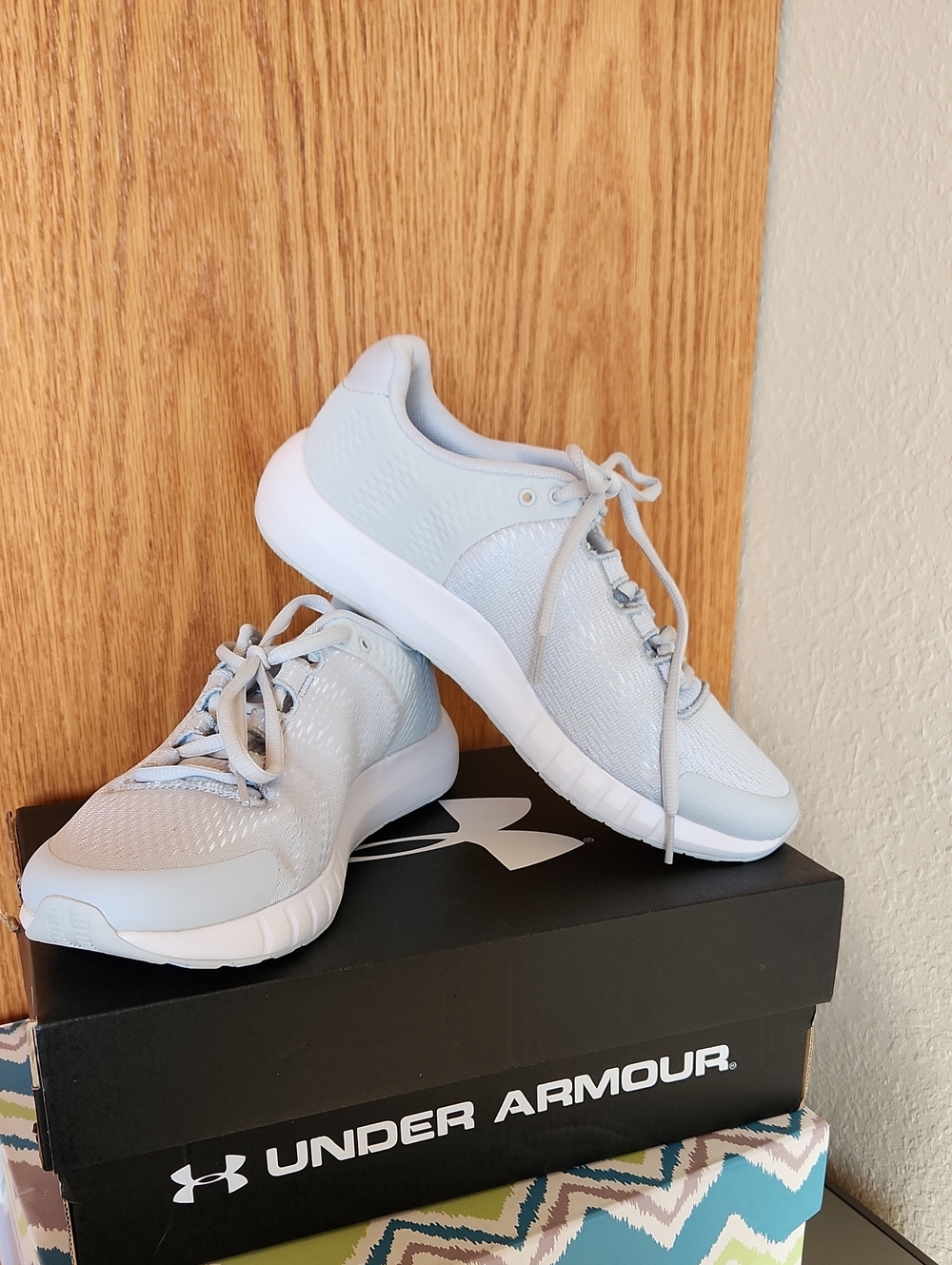 Under Armour Women's Light Gray Athletic Lace-Up Trainers
